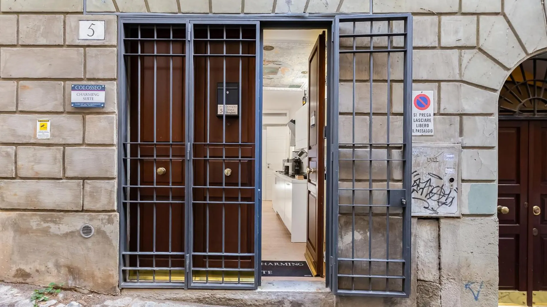 Colosseo Charming Suite Rome Italy
